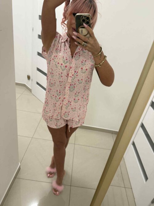 Letni komplet w kwiatowy print – koszula + spodenki