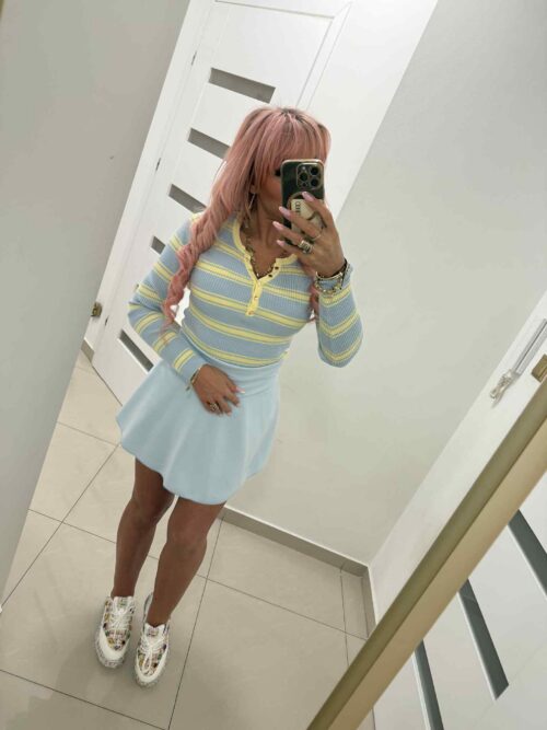 Bluzka w paski – pastelowa elegancja